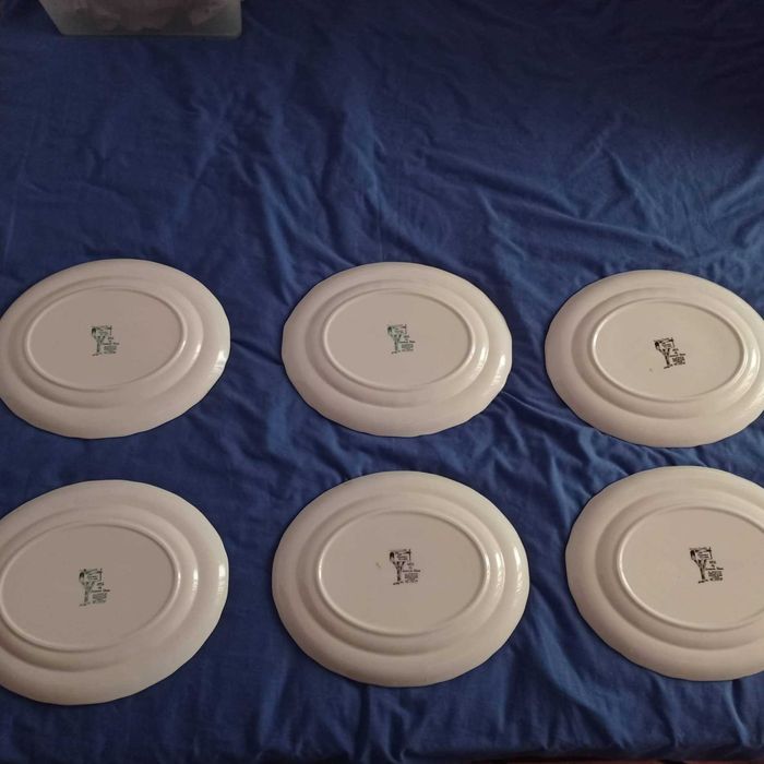 Pratos The Friendly Village Johnson Bros