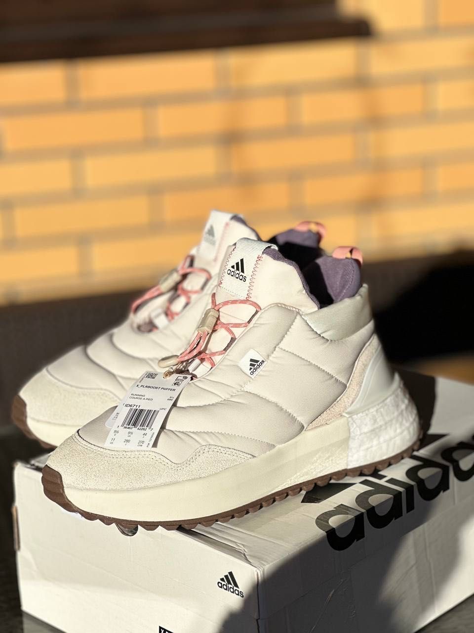 Чоботи adidas замовлені з Америки
