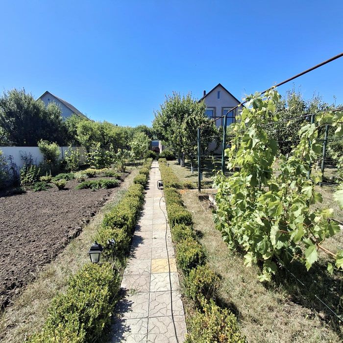 Дом-дача в Подгородном cо своим берегом и баней