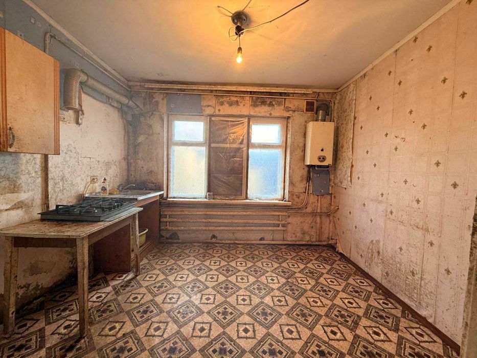 Продам недорого дом в Александровке в удачном месте