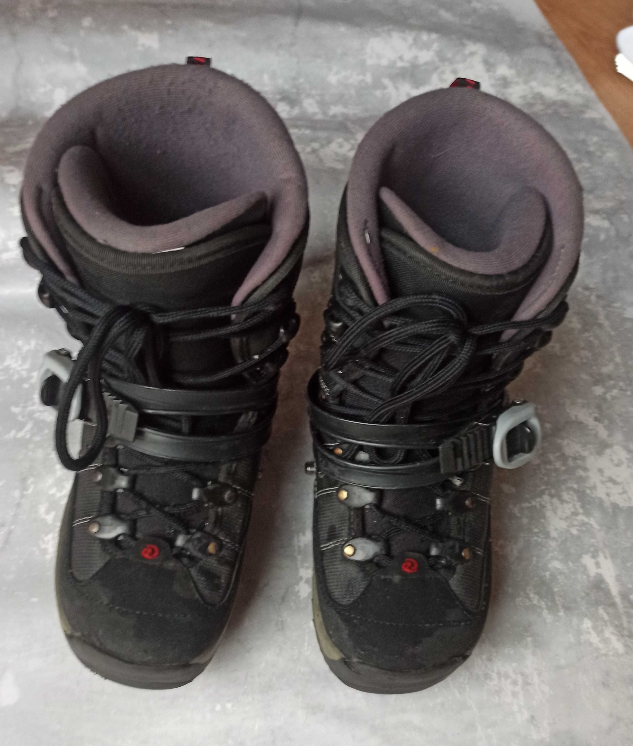Buty snowboard Rossignol rozmiar 39-40, wiązania step-in.