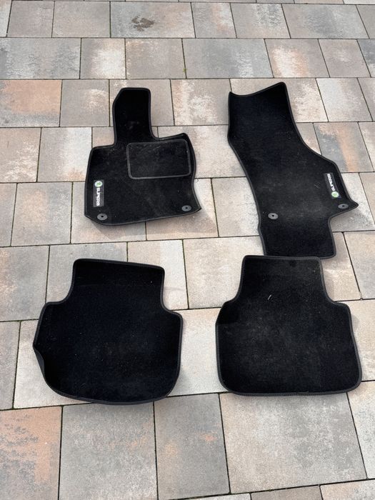 Оригінальні коврики SKODA SUPERB 3 lll