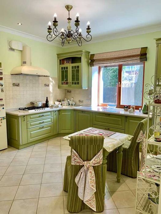 Продажа элитного дома в Совиньоне — участок 28 соток, море рядом.