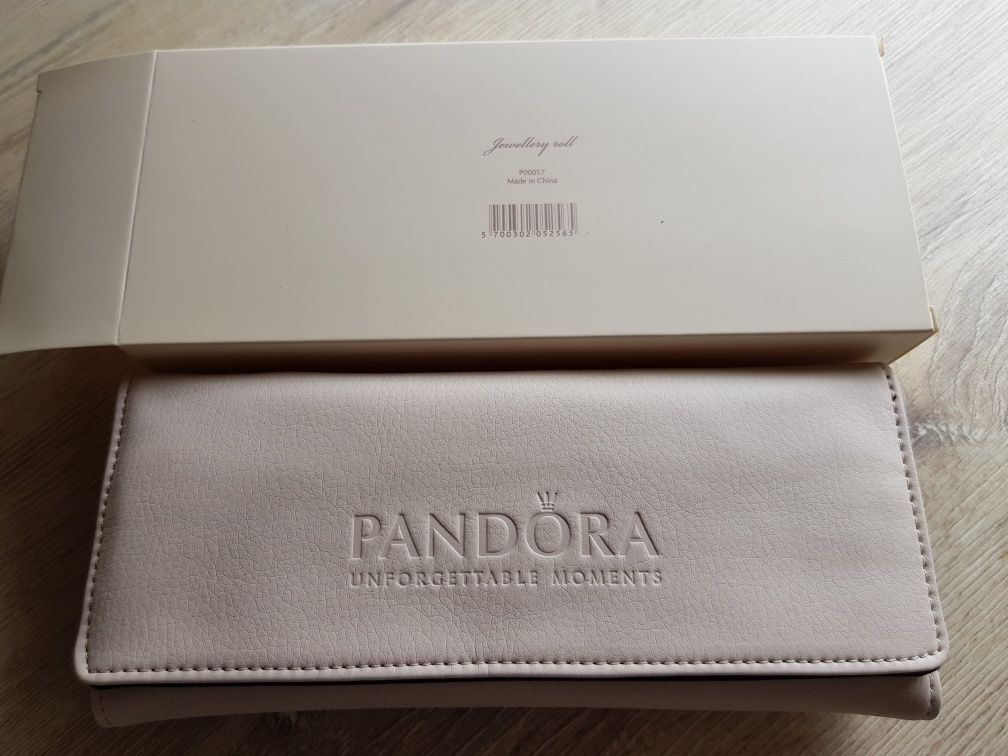 Pandora Guarda-Jóias em Formato Clutch