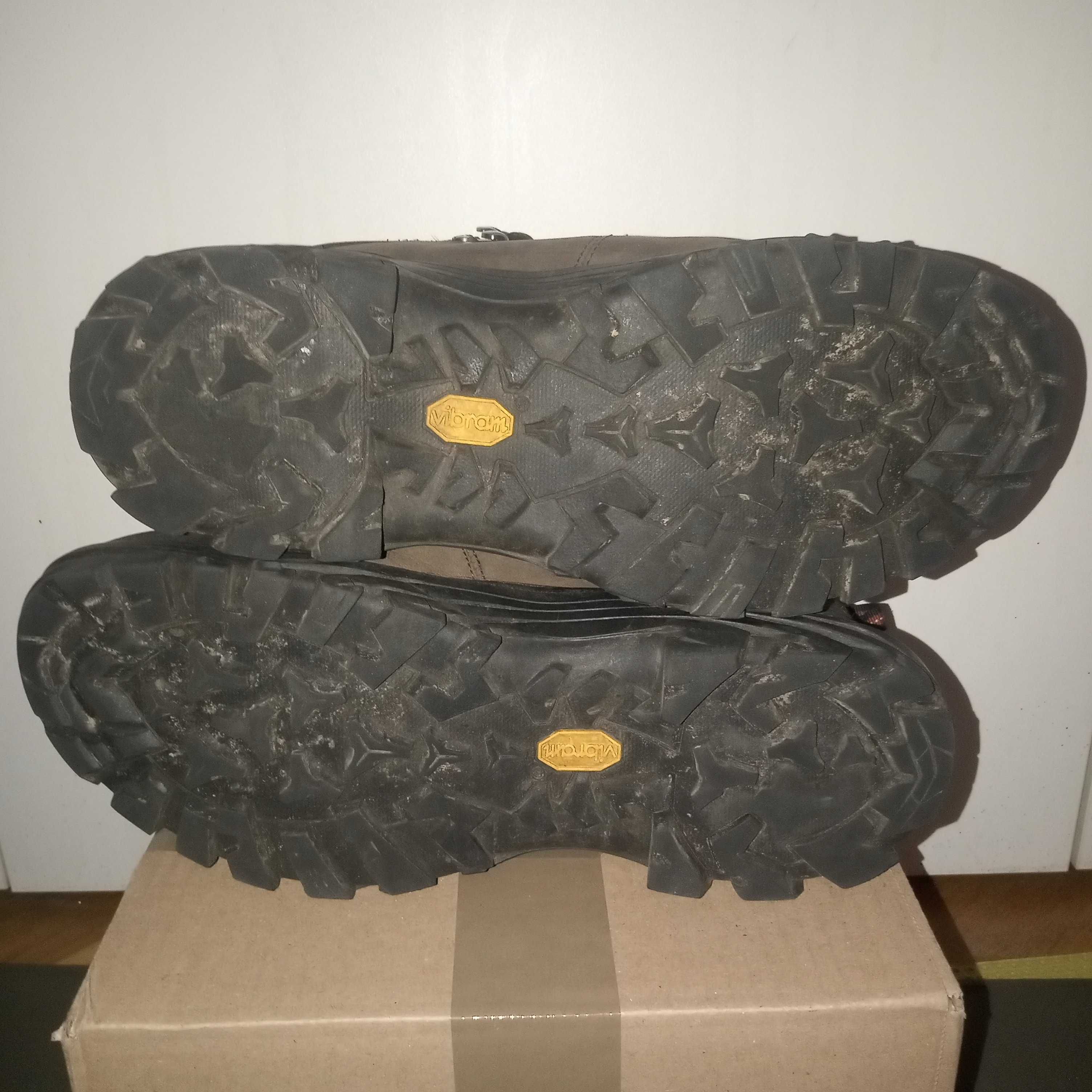 Buty Trekkingowe Regatta Vibram rozm. 43
