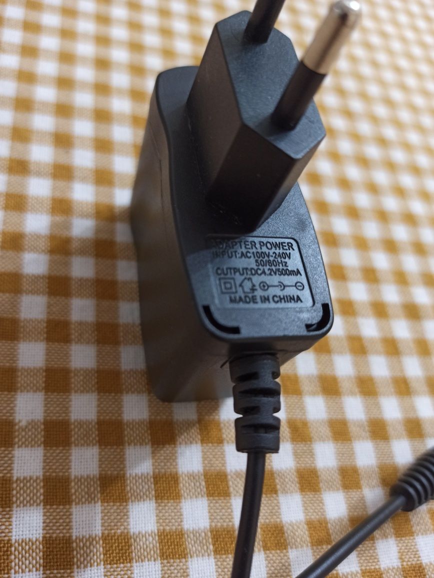 2 блоки живлення 4,2V 500mA