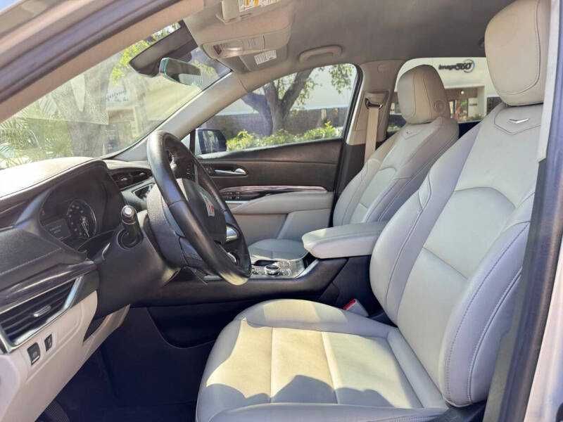 2022 Cadillac XT4 Luxury