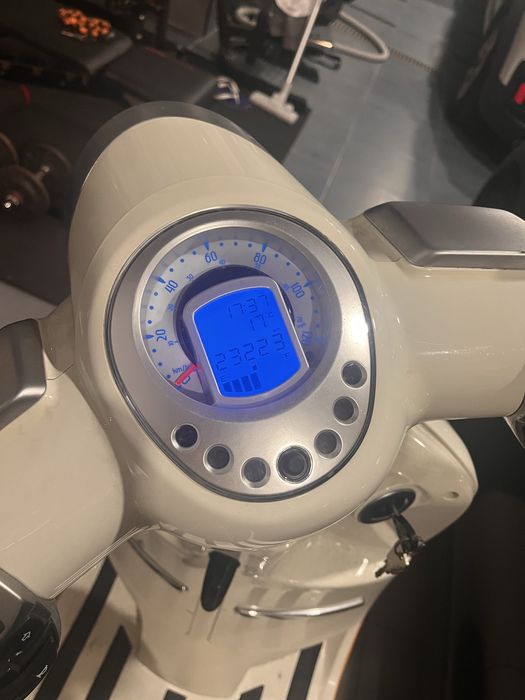 Scooter Peugeot Django