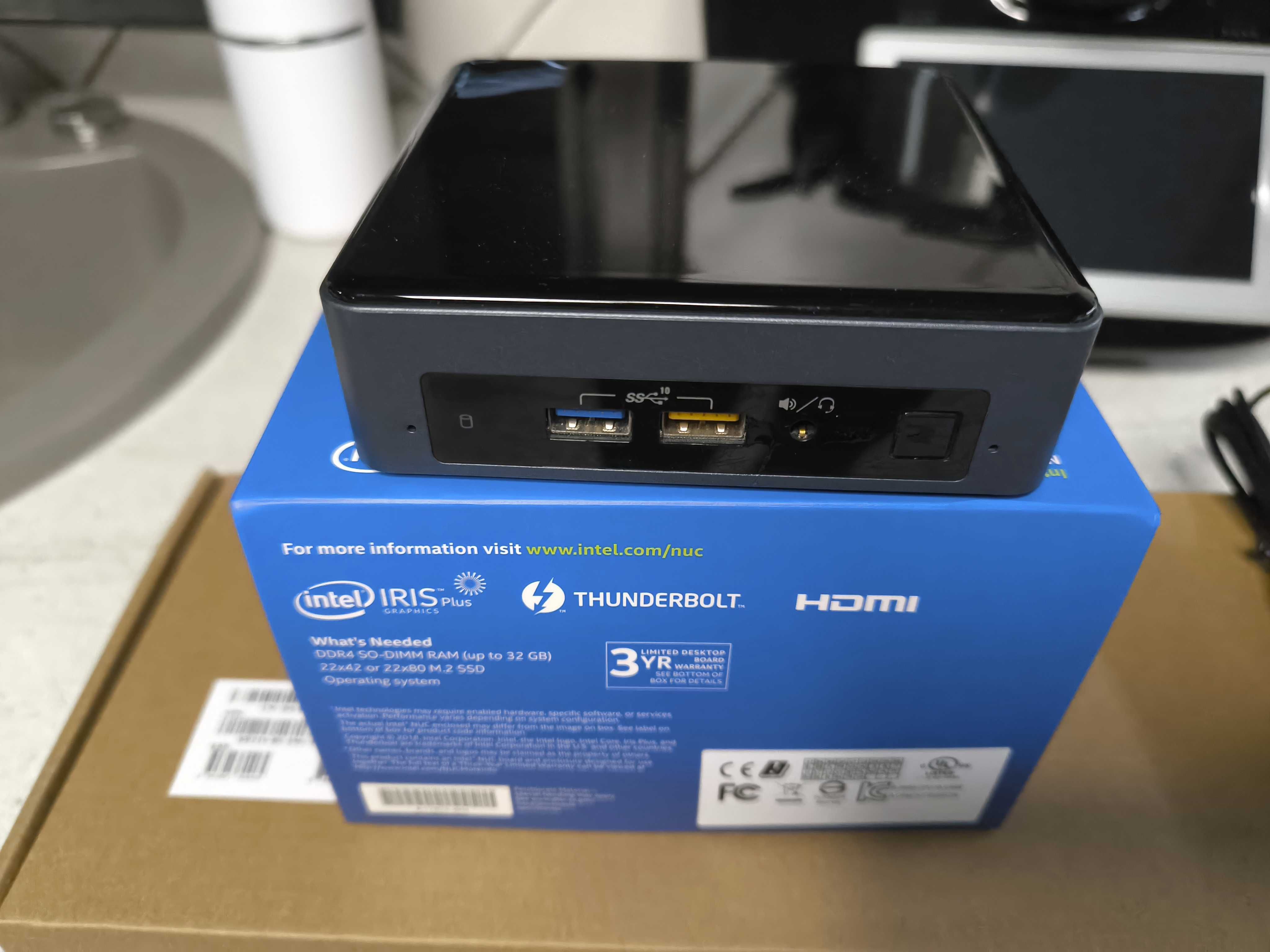 Komputer Intel NUK i5/16 GB RAM/SSD 512 GB