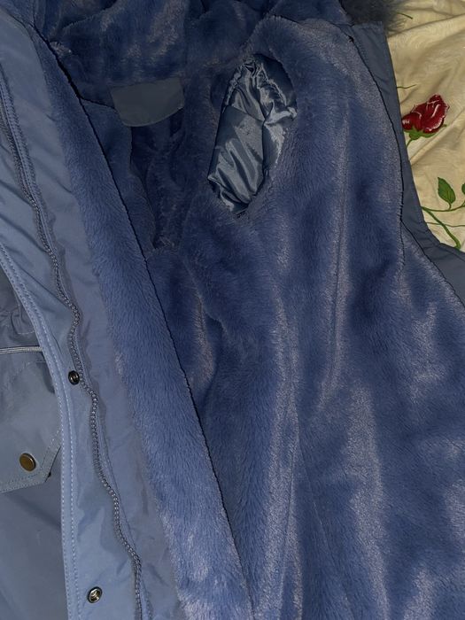 Продам парку дуже гарного, блакитного кольору