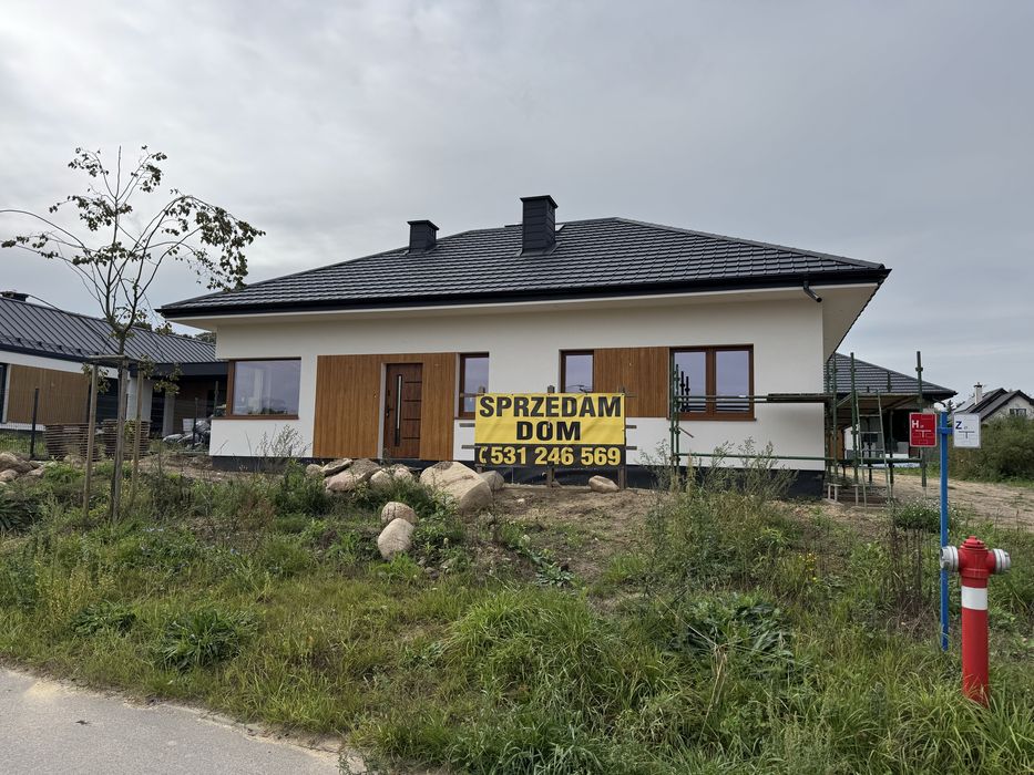 Dom wolnostojacy z budynkiem gospodarczym