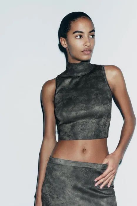 Стильна майка Zara