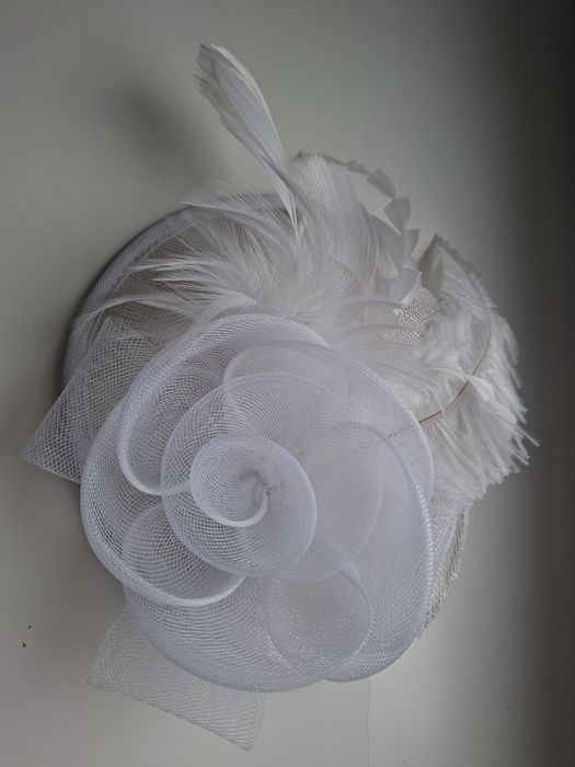Весільна шляпка нова