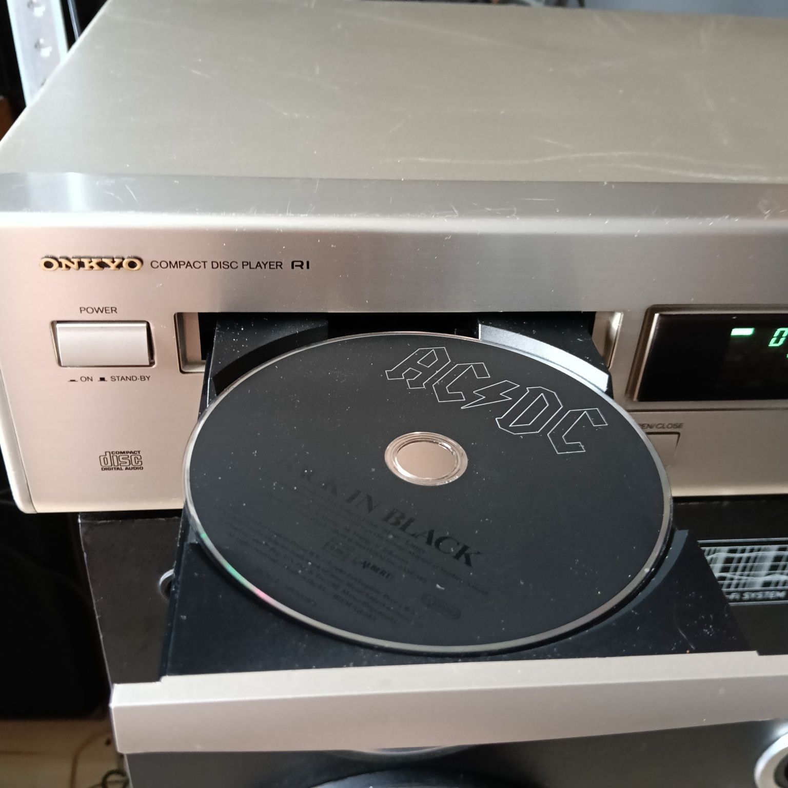Odtwarzacz CD Onkyo