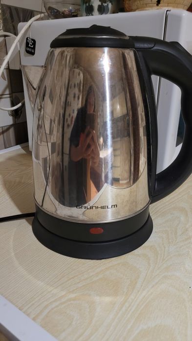 Электрочайник Grunhelm