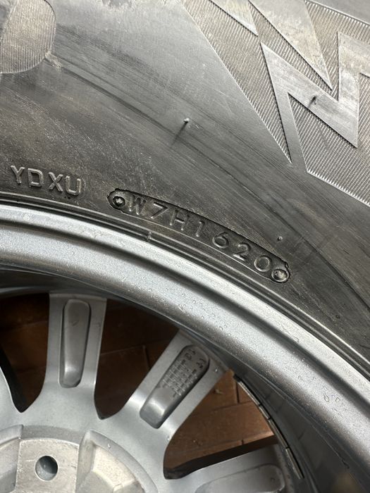 Зимові шини, комплект на дисках Toyota LC200