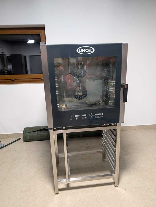 UNOX XVC504 piec konwekcyjny konwekcyjno-parowy