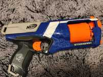 Nerf Strongarm - pistolet zabawka bębenkowy