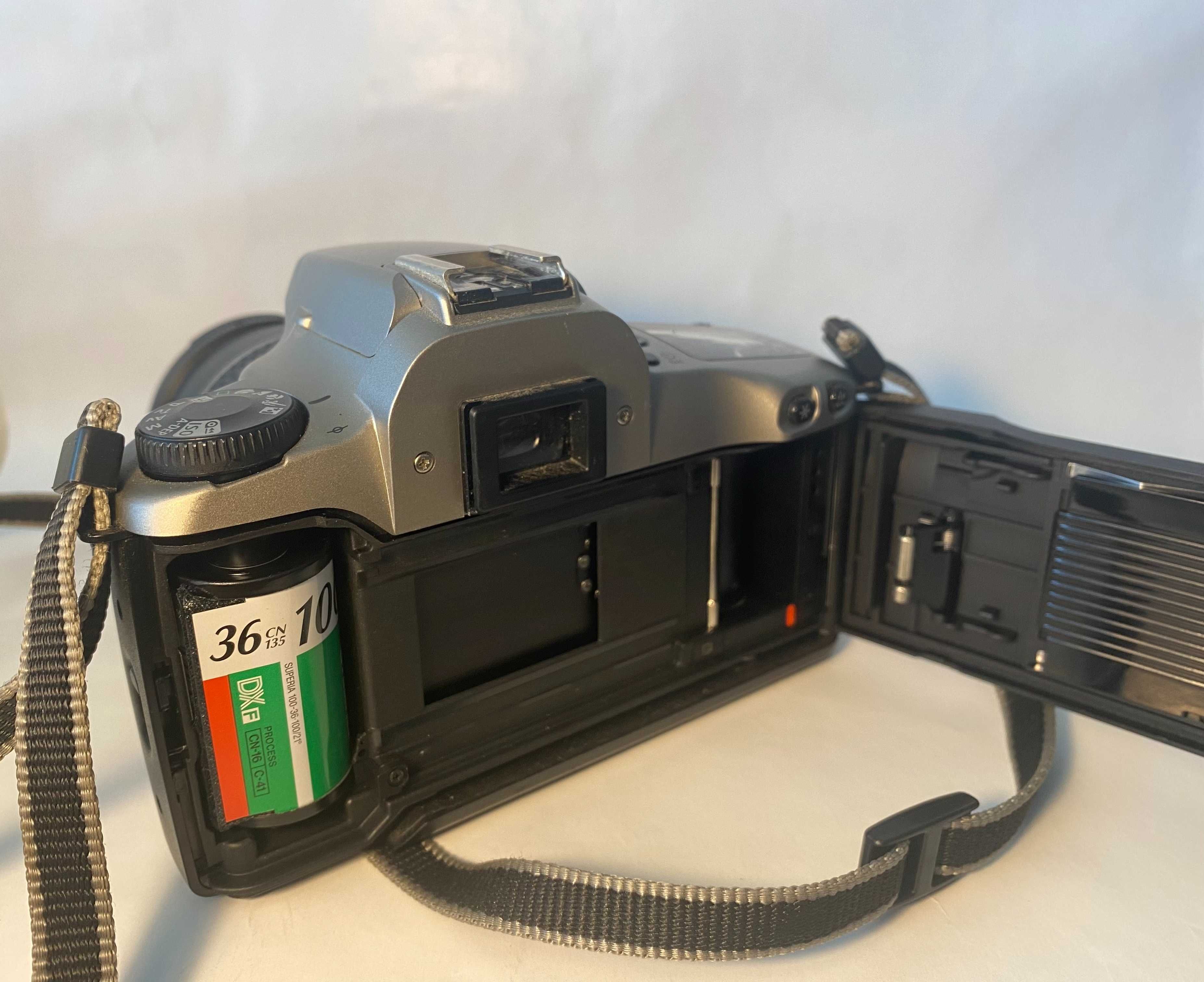 Плівковий фотоапарт Canon EOS 3000N + Лінза + Фотоспалах + Плівка