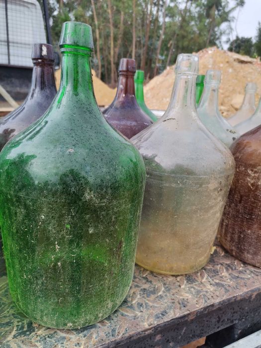 Garrafões de vidro