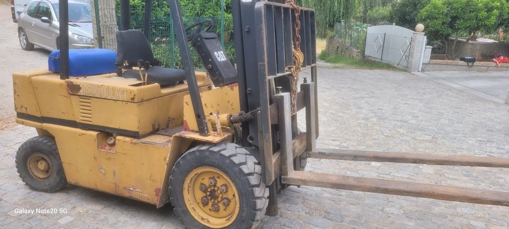 Empilhador cat 3T