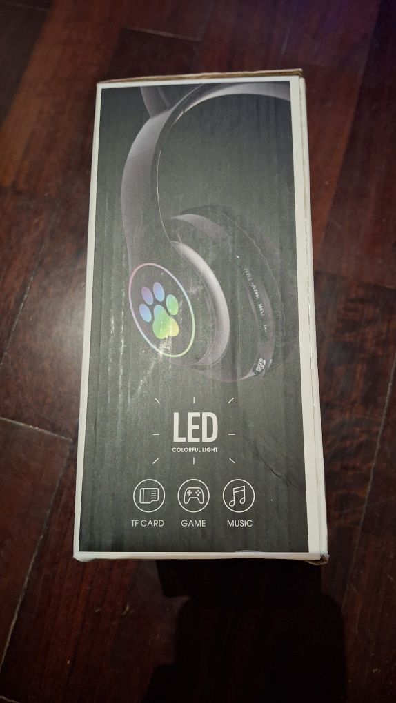 Auriculares Bluetooth com orelhas de gato