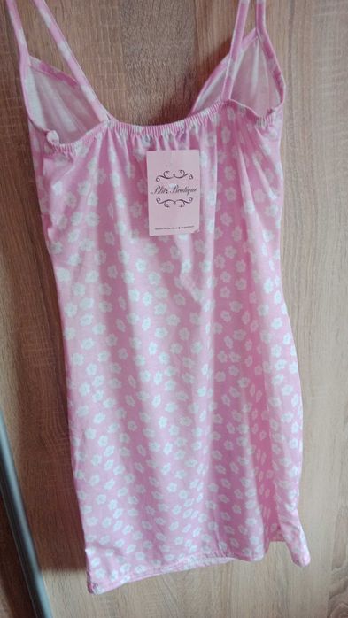Różowa sukienka w kwiatki XS Miss Blush