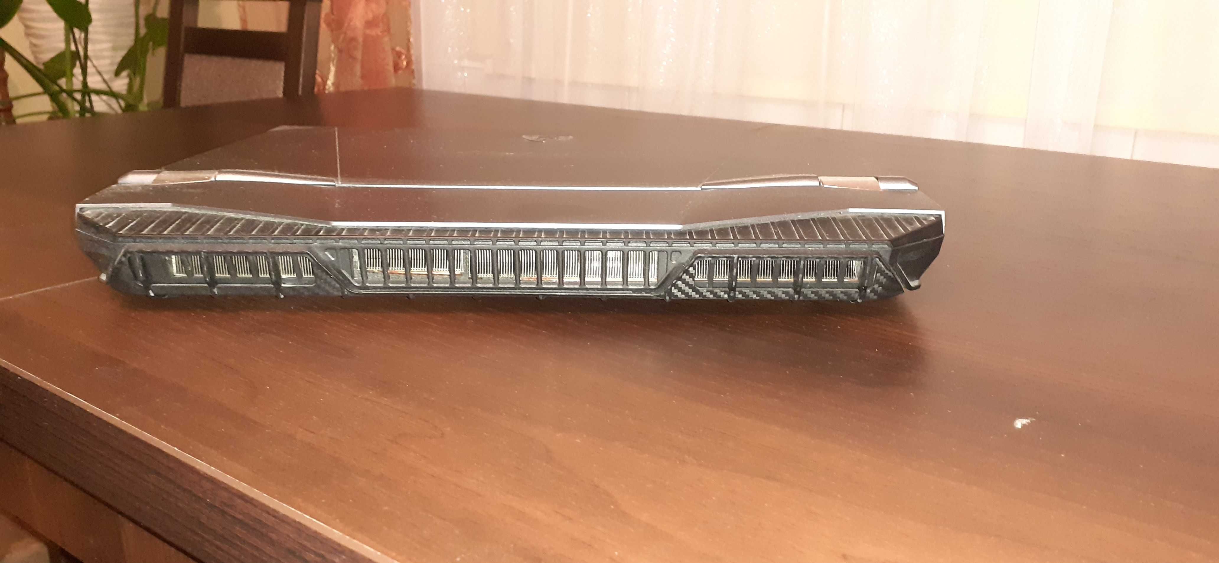 MSI GT76 Titan DT