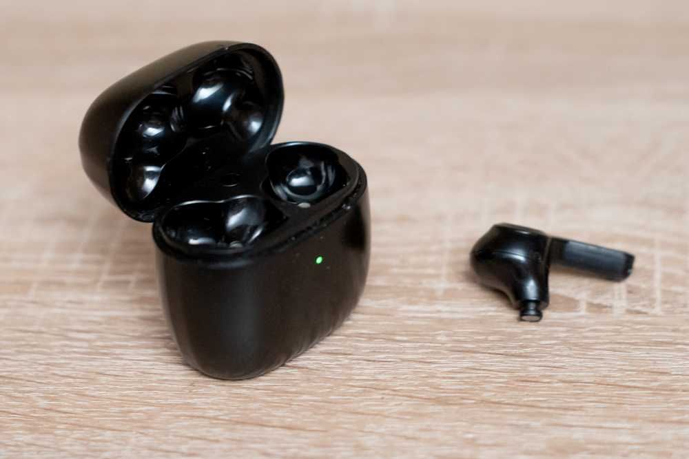 Earfun Air TWS Кейс + 1 левый наушник бонусом