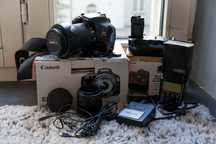 Canon 550d + Canon 18-135mm + Canon Speedlite 580EX, grip, bateria!