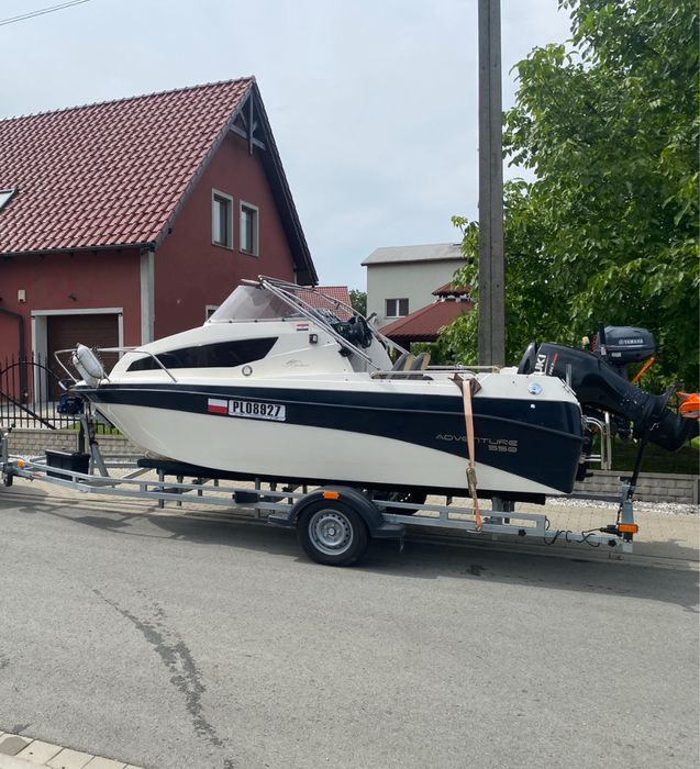 Łodź motorowa kabinowa  80KM