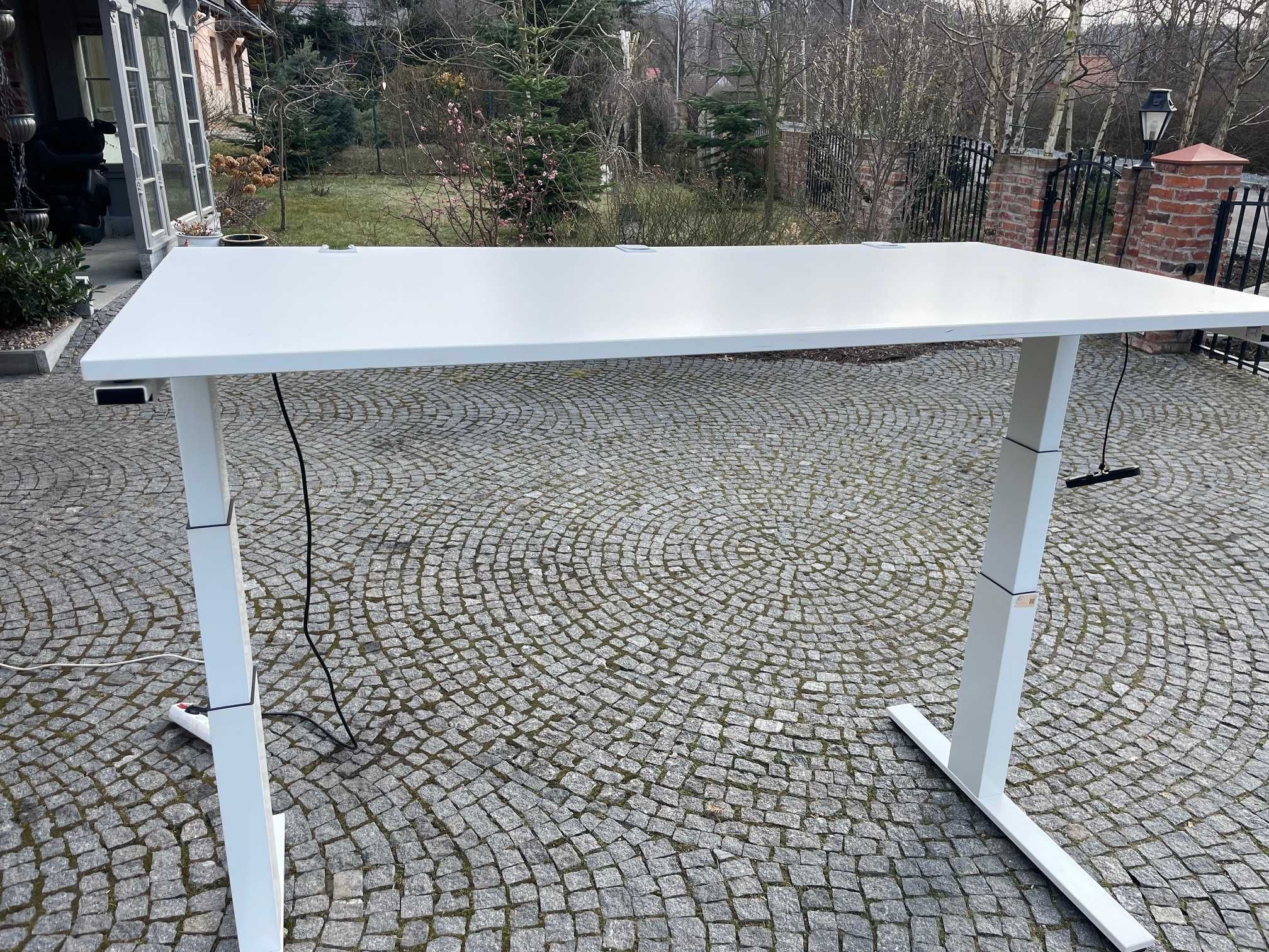 stół komputerowy elektr.do pracy biurowej, do kilku komputerów.
