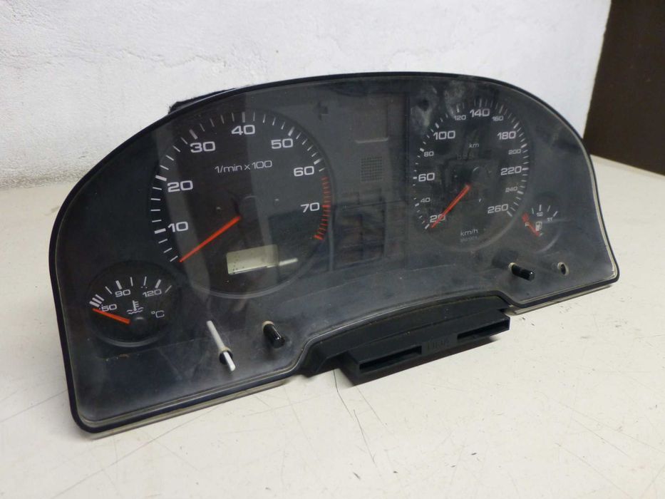 AUDI 80 CABRIO 2,3 licznik zegary UN4 raczej na części