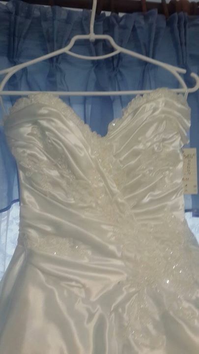 Нова весільна сукня+фата+під'юпники