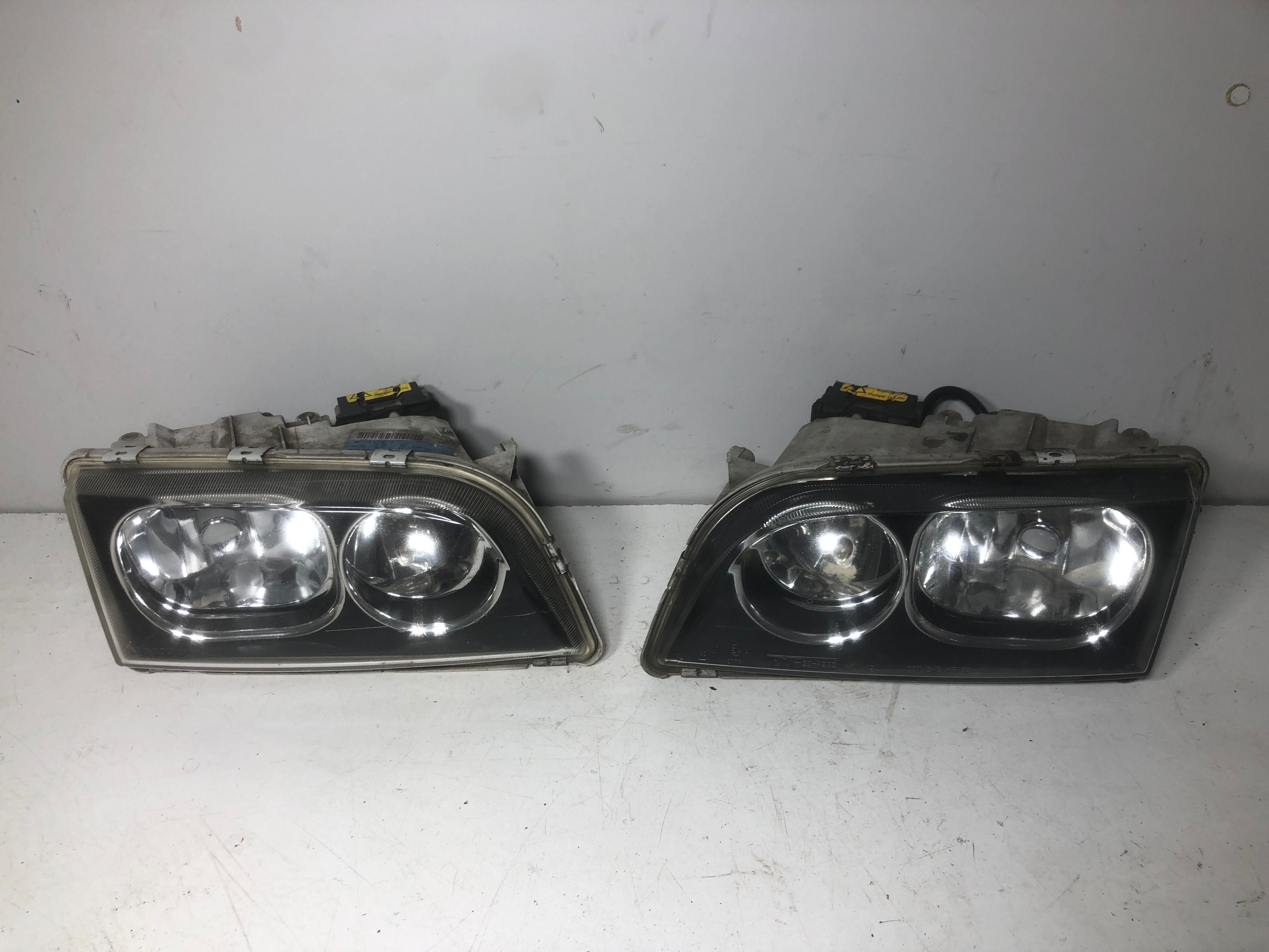 Komplet reflektorów lamp przód Volvo S40 V40 I 1 00-04 Lift xenon euro