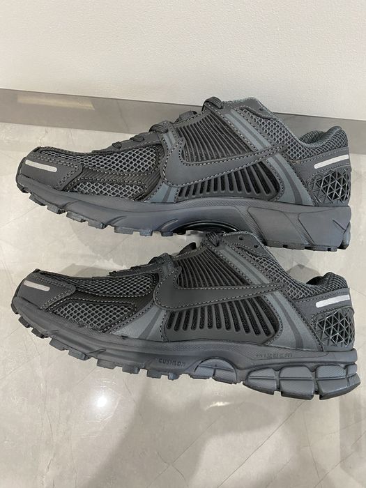 Nike VOMERO 5. Розмір 44.5- 28.5-29см