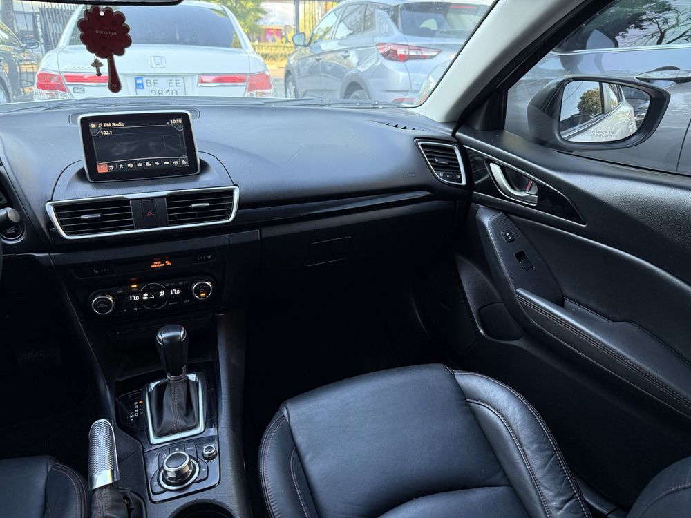 Mazda 3 2015 год, 2.0 бензир