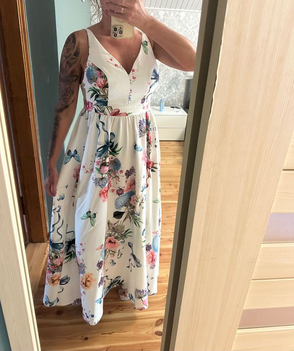 Sukienka w kwiaty maxi