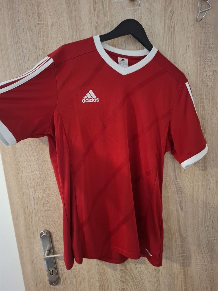 Koszulka Adidas.