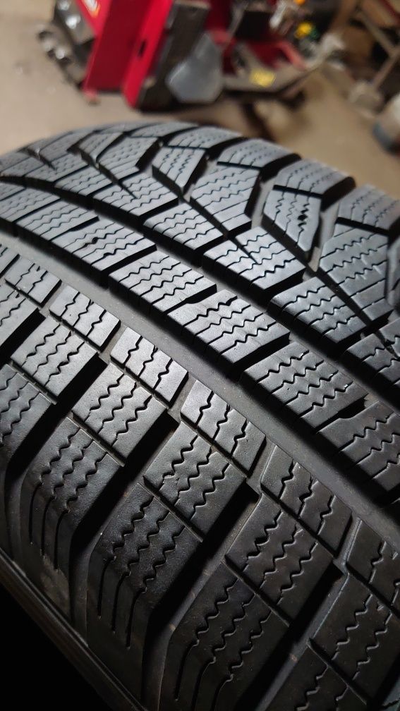Зимние шины резина Hankook Winter i'cept evo 2 215/65 r17 комплект