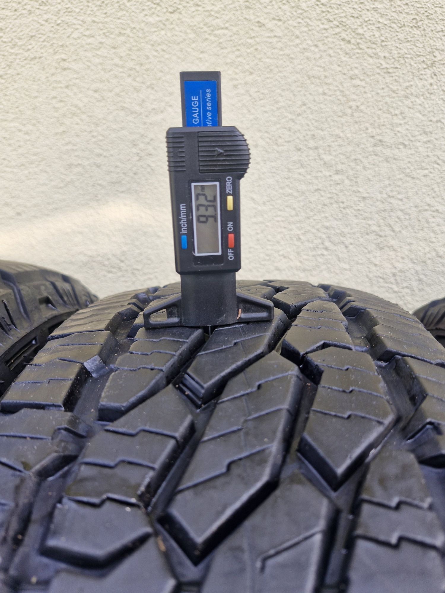 Шини 245/70R16 Bridgestone