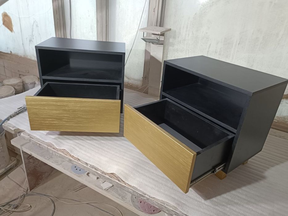 Прикроватні тумбочки 6000 грн