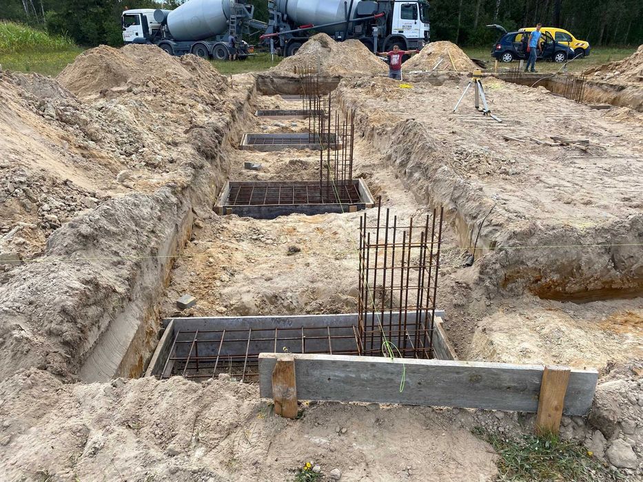 SPRZEDAM działkę  z pozwoleniem na budowę  w trakcie budowy budynku