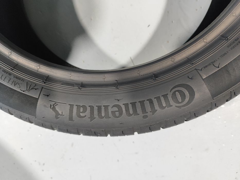 2 pneus semi novos 195-45R16 Continental - Oferta dos Portes
