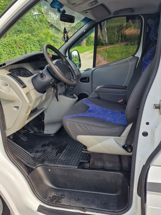 Продается рено трафик 2.5 2005 года Обмен