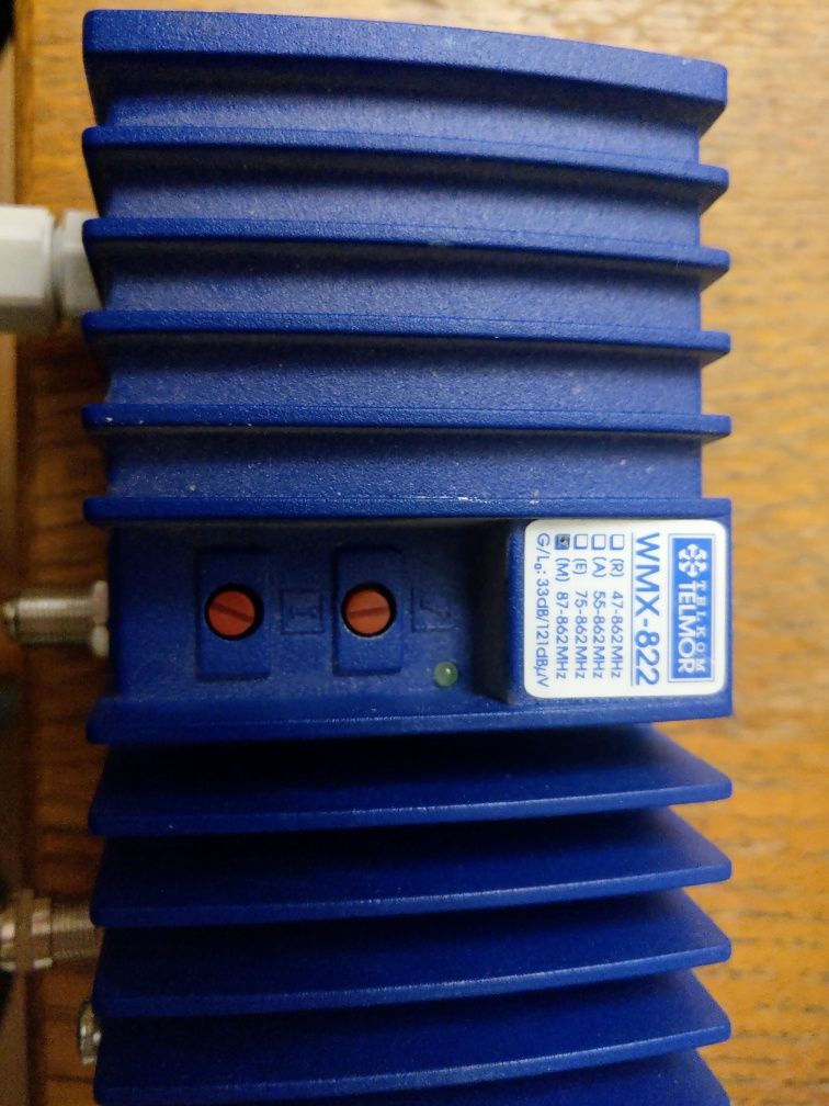 Wzmacniacz antenowy szerokopasmowy telemor WMX-822