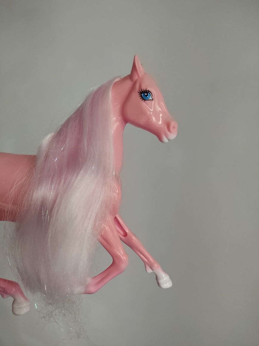Лошадь для куклы Барби