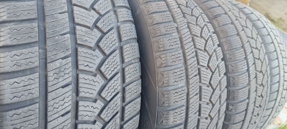 Opony zimowe 225/55/17