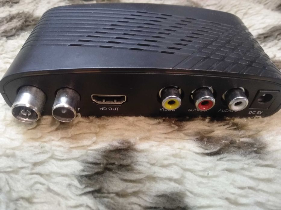 Продам T2 тюнер (ресивер) приставка DVB-T2 HD 72