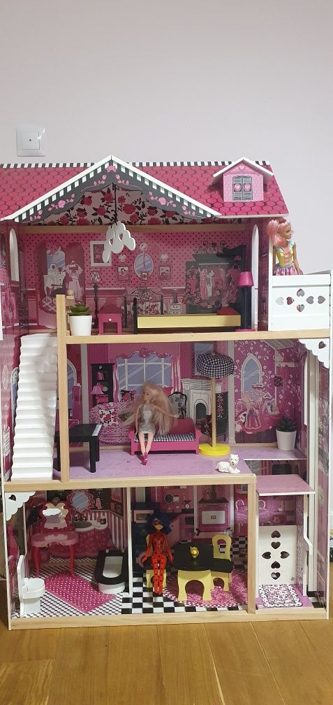 Duży drewniany domek dla lalek barbie